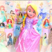 Rapunzel princesa enrolados personagens vivos cover princesas