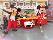 Minnie e Mickey cover personagens vivos festa infantil