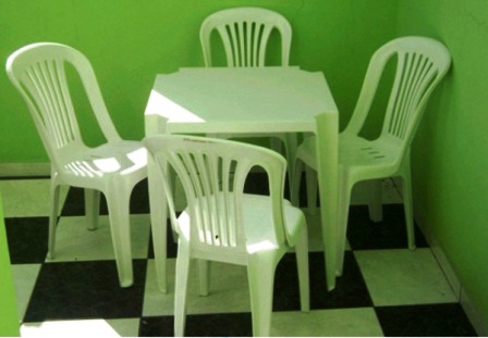 Aluguel Conjunto Mesas e Cadeiras Plastica em Guarulhos, Cidade Maia - SP