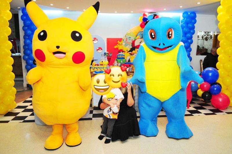 O professor que encarna o Pikachu na Liberdade: “Já consegui tirar