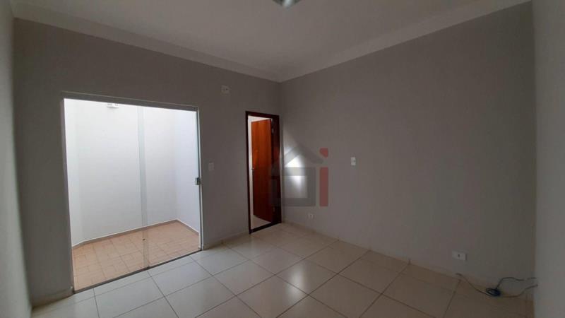 <Casa com 3 dormitórios para alugar por R$ 1.800,00/mês - Jardim Samambaia - Jales/SP