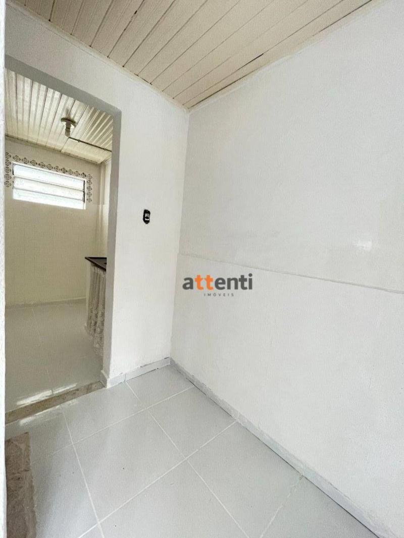 <Apartamento com 1 dormitório para alugar, 20 m² por R$ 650,00/mês - Várzea - Teresópolis/RJ